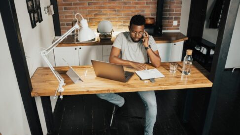 How Hybrid Working Enables a Seamless Retail Experience, from Anywhere